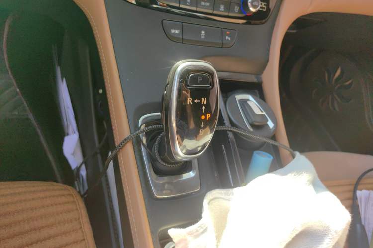 Used Buick LaCrosse 2016 20T Elite Edition Gear Lever