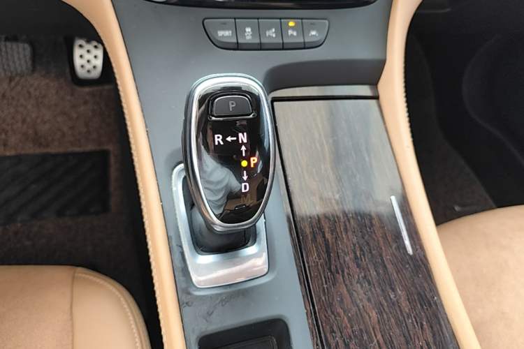 Used Buick LaCrosse 2016 20T Luxury Model Gear Lever