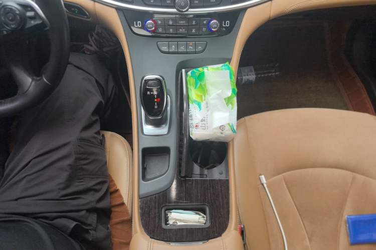 Used Buick LaCrosse 2016 28T Luxury Version Gear Lever