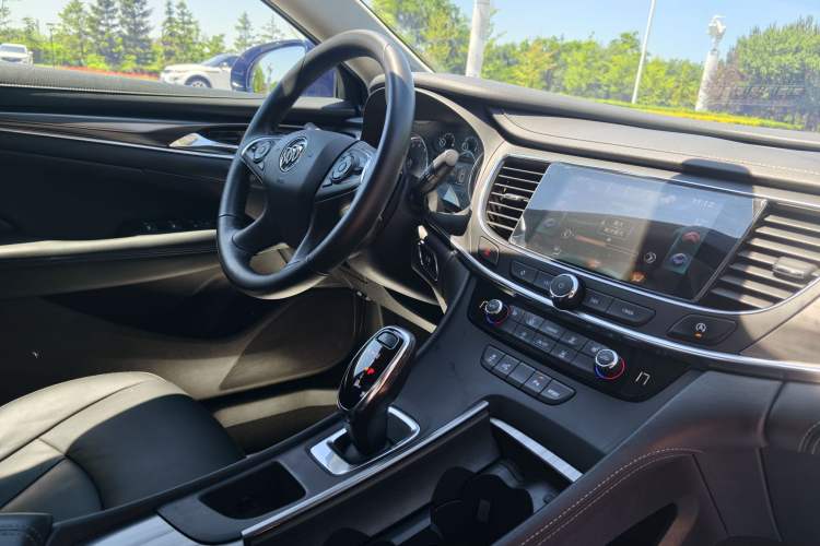 Used Buick LaCrosse 2016 Revised Version 28T Elite Edition Interior 5