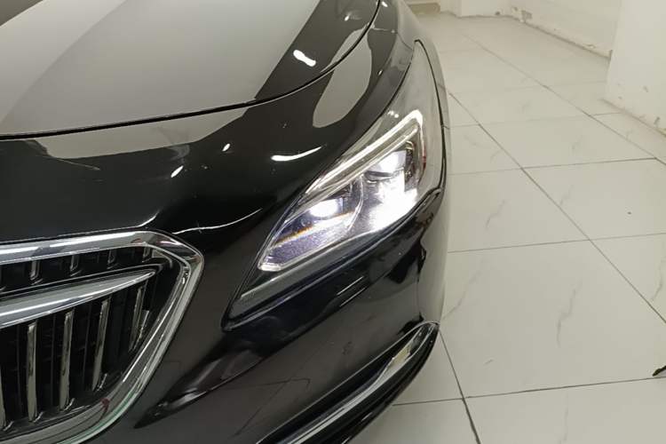 Used Buick LaCrosse 2016 28T Luxury Version Left Front Headlight