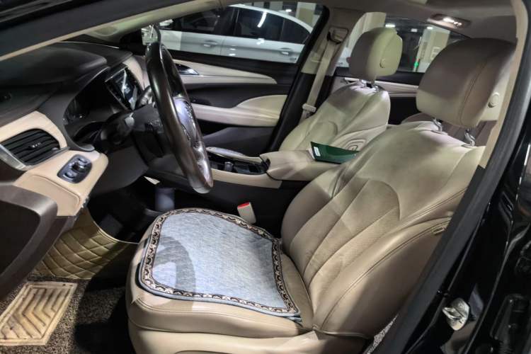 Used Buick LaCrosse 2016 30H Luxury Version Left Front Seat
