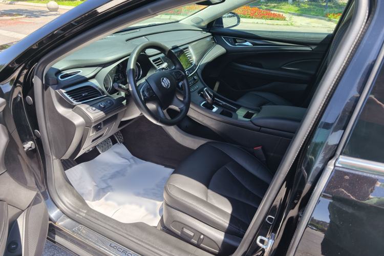 Used Buick LaCrosse 2016 Revised Version 28T Elite Edition Left Front Seat