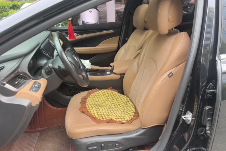 Used Buick LaCrosse 2016 28T Luxury Version Left Front Seat