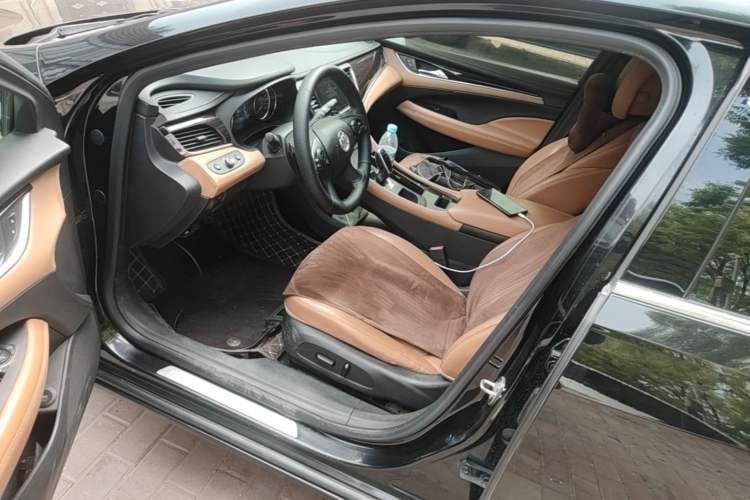 Used Buick LaCrosse 2016 28T Premium Edition Left Front Seat