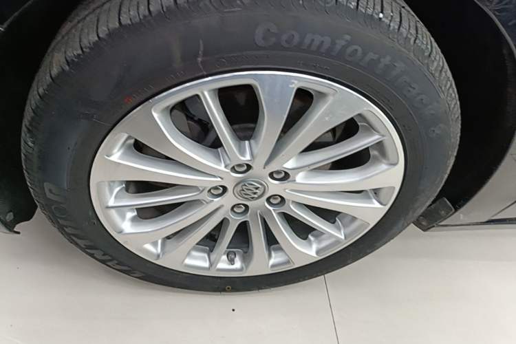 Used Buick LaCrosse 2016 28T Luxury Version Left Front Wheel Hub