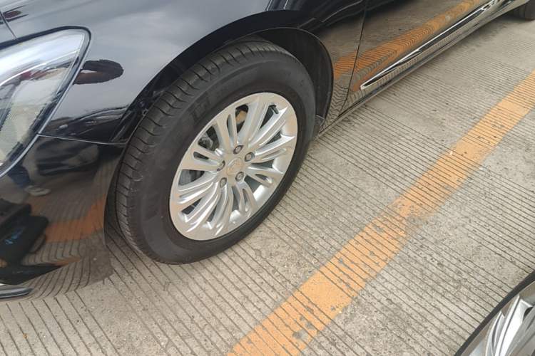 Used Buick LaCrosse 2016 20T Elite Edition Left Front Wheel Hub