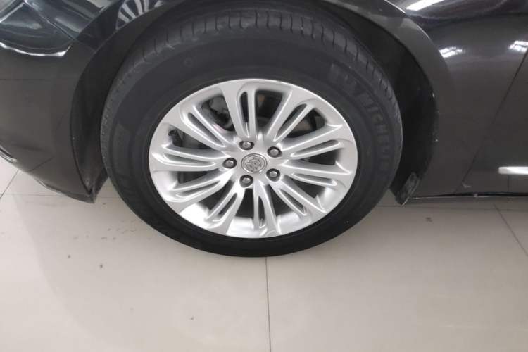 Used Buick LaCrosse 2016 20T Luxury Model Left Front Wheel Hub