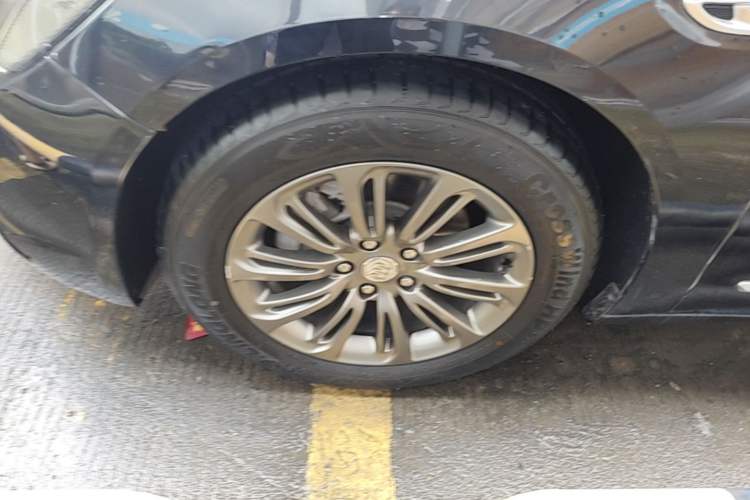 Used Buick LaCrosse 2016 20T Elite Edition Left Front Wheel Hub