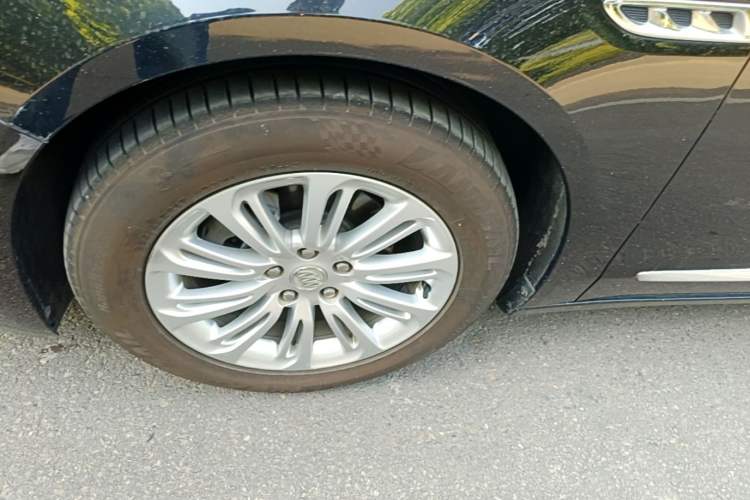 Used Buick LaCrosse 2016 20T Elite Edition Left Front Wheel Hub