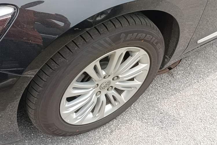 Used Buick LaCrosse 2016 Revised 20T Leading Edition Left Front Wheel Hub