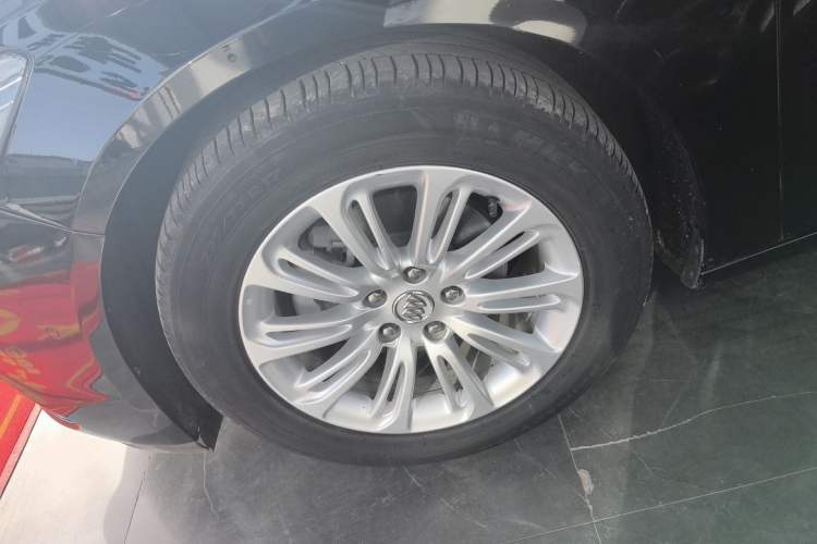 Used Buick LaCrosse 2016 20T Luxury Model Left Front Wheel Hub