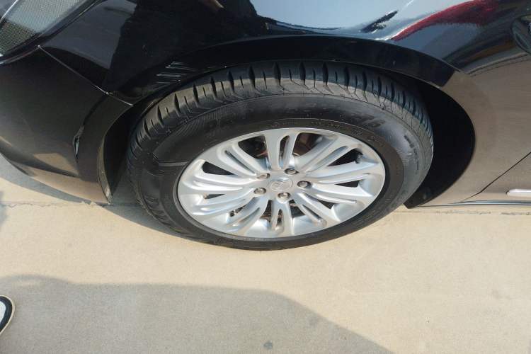 Used Buick LaCrosse 2016 20T Elite Edition Left Front Wheel Hub