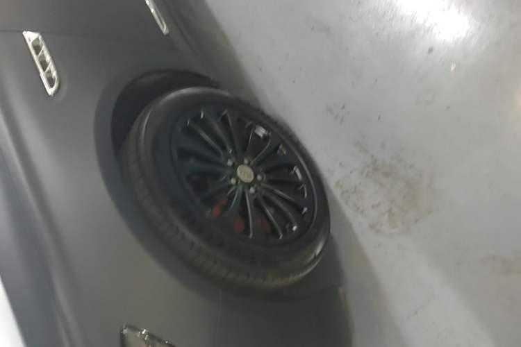 Used Buick LaCrosse 2016 28T Luxury Version Left Front Wheel Hub