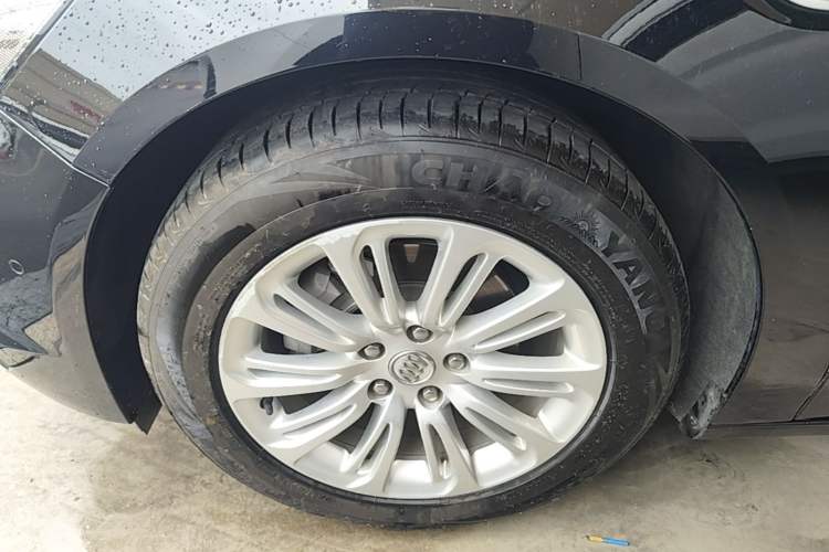 Used Buick LaCrosse 2016 20T Luxury Model Left Front Wheel Hub