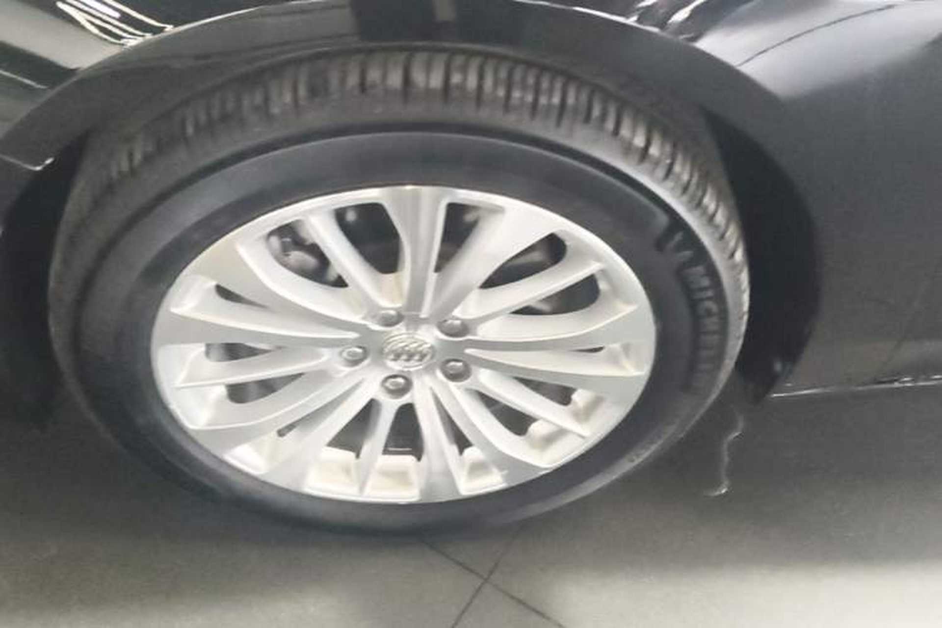 Used Buick LaCrosse 2016 28T Premium Edition Left Front Wheel Hub