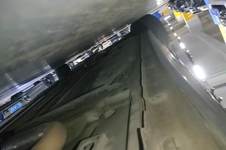 Used Buick LaCrosse 2016 28T Luxury Version Left Side Sill