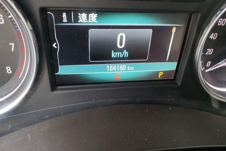 Used Buick LaCrosse 2016 20T Leading Model Odometer Close Up
