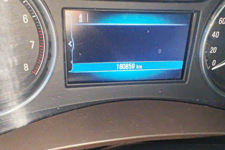Used Buick LaCrosse 2016 Revised 20T Leading Edition Odometer Close Up