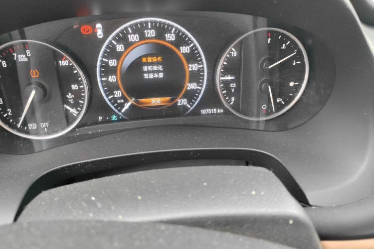 Used Buick LaCrosse 2016 28T Luxury Version Odometer Close Up