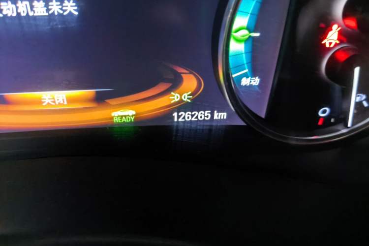 Used Buick LaCrosse 2016 30H Luxury Version Odometer Close Up