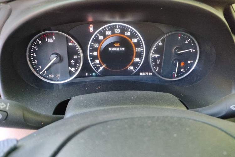Used Buick LaCrosse 2016 28T Luxury Version Odometer Close Up