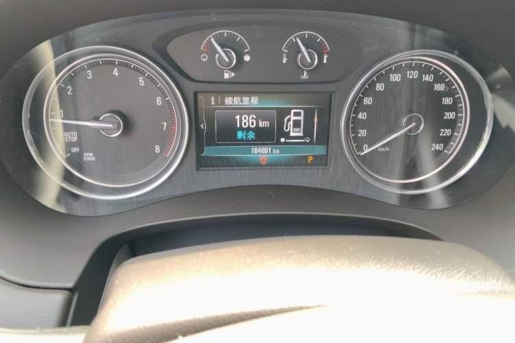 Used Buick LaCrosse 2016 20T Leading Model Odometer Close Up