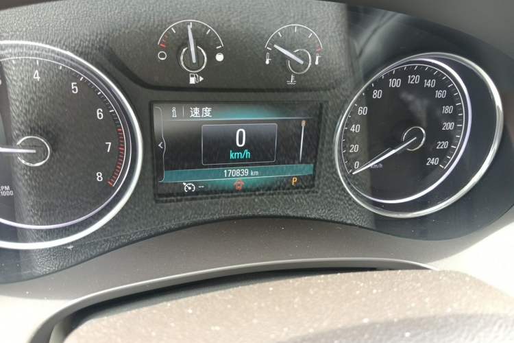 Used Buick LaCrosse 2016 Revised 20T Leading Edition Odometer Close Up
