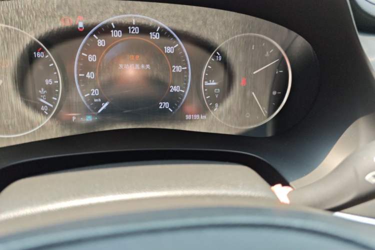 Used Buick LaCrosse 2016 28T Luxury Version Odometer Close Up