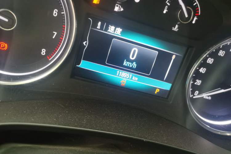 Used Buick LaCrosse 2016 Revised Version 28T Elite Edition Odometer Close Up