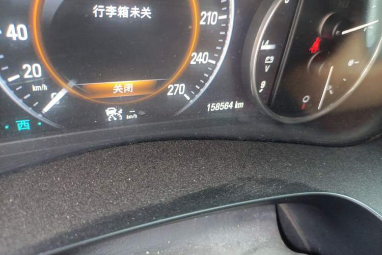 Used Buick LaCrosse 2016 20T Luxury Model Odometer Close Up