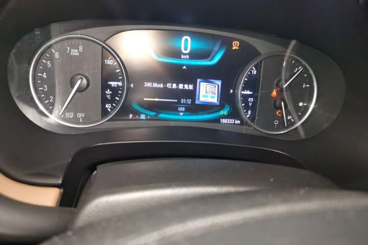 Used Buick LaCrosse 2016 28T Flagship Model Odometer Close Up