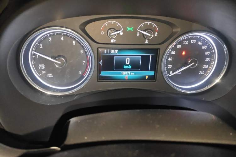 Used Buick LaCrosse 2016 Revised Version 28T Elite Edition Odometer Close Up