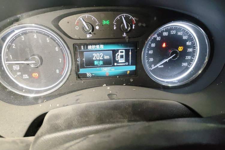 Used Buick LaCrosse 2016 20T Elite Edition Odometer Close Up