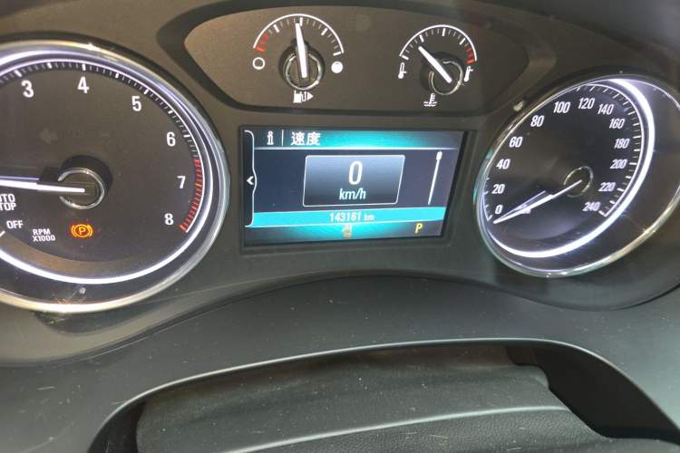 Used Buick LaCrosse 2016 28T Premium Edition Odometer Close Up