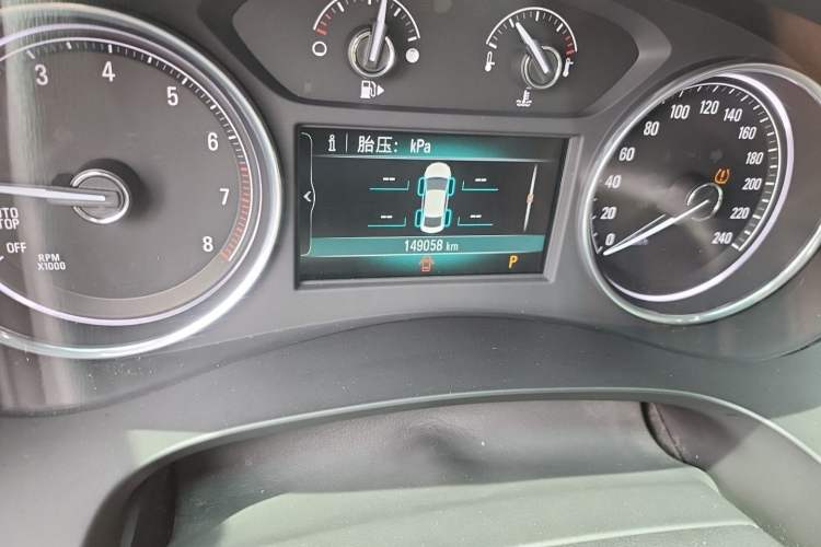 Used Buick LaCrosse 2016 20T Elite Edition Odometer Close Up