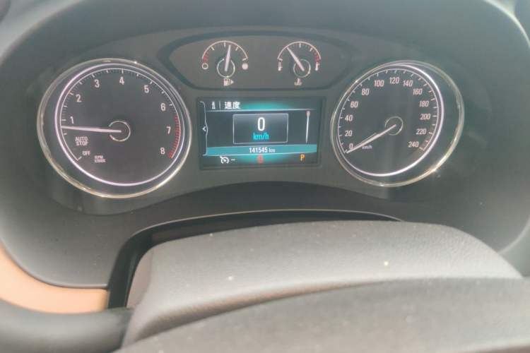 Used Buick LaCrosse 2016 Revised Version 28T Elite Edition Odometer Close Up