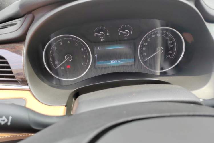 Used Buick LaCrosse 2016 20T Elite Edition Odometer Close Up