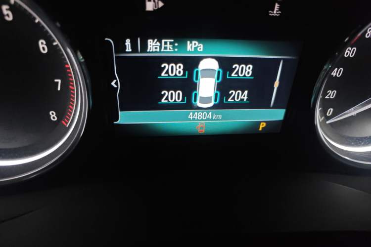 Used Buick LaCrosse 2016 20T Elite Edition Odometer Close Up