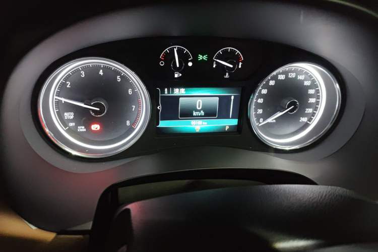 Used Buick LaCrosse 2016 20T Elite Edition Odometer Close Up
