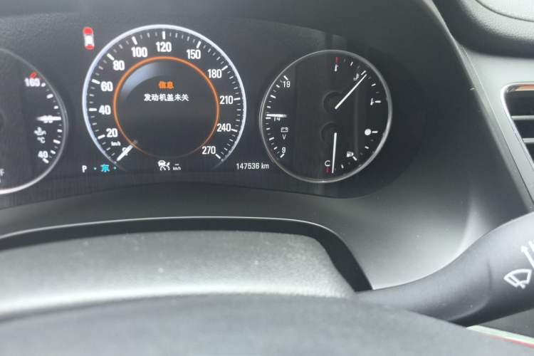 Used Buick LaCrosse 2016 28T Luxury Version Odometer Close Up