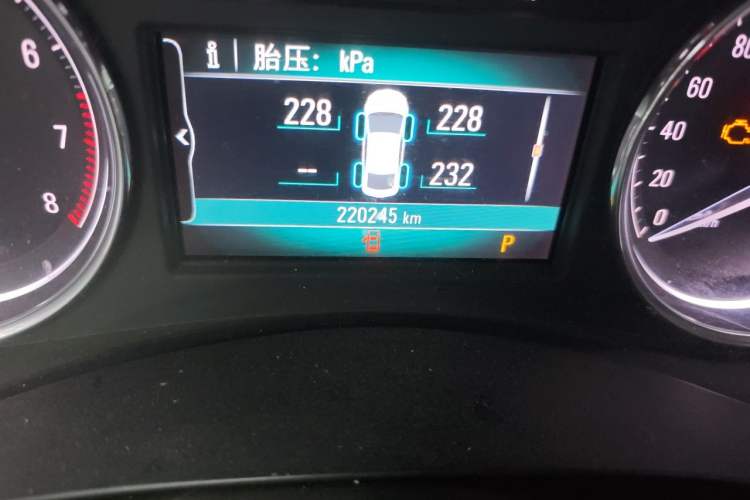 Used Buick LaCrosse 2016 20T Elite Edition Odometer Close Up