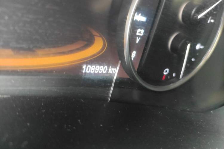 Used Buick LaCrosse 2016 28T Luxury Version Odometer Close Up