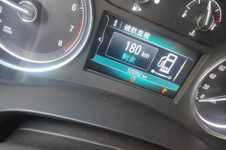 Used Buick LaCrosse 2016 20T Elite Edition Odometer Close Up