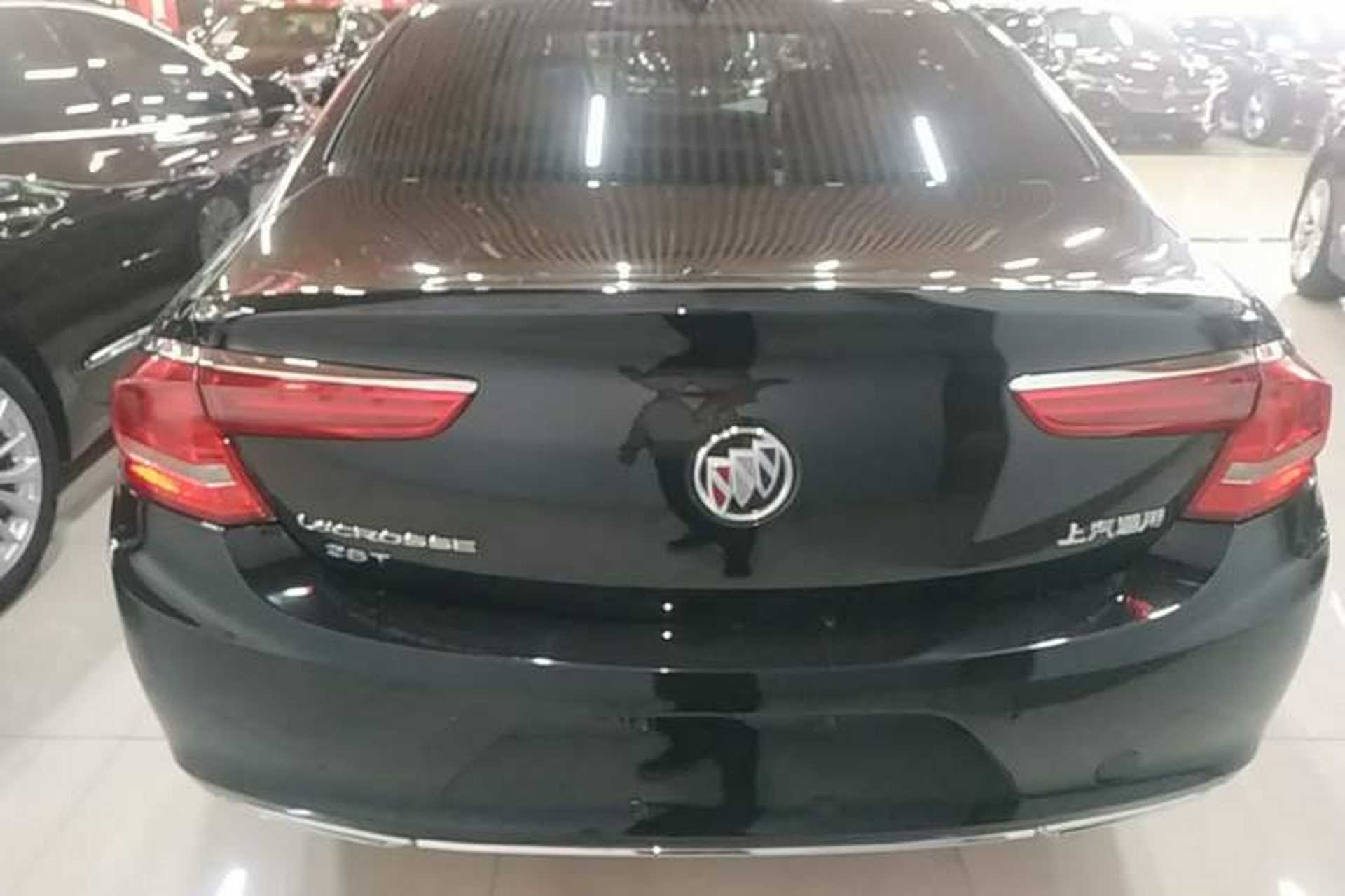 Used Buick LaCrosse 2016 28T Luxury Version Rear