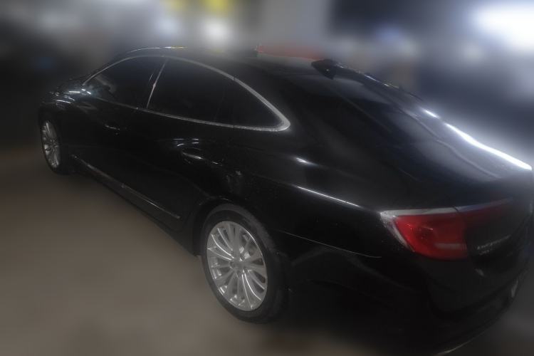 Used Buick LaCrosse 2016 28T Elite Model Rear Left 45 Deg