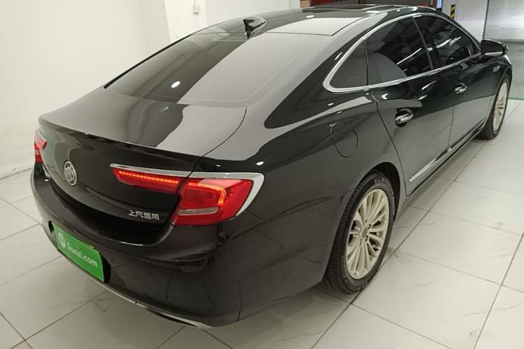 Used Buick LaCrosse 2016 28T Luxury Version Rear Right 45 Deg