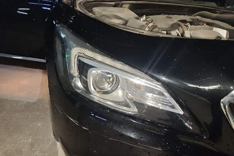 Used Buick LaCrosse 2016 28T Premium Edition Right Front Headlight