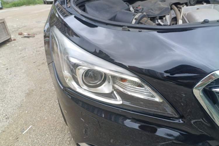 Used Buick LaCrosse 2016 Revised Version 28T Elite Edition Right Front Headlight