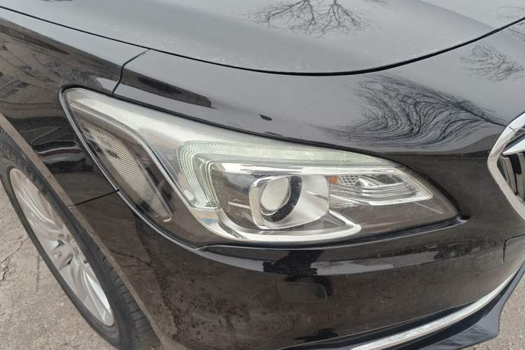 Used Buick LaCrosse 2016 30H Elite Edition Right Front Headlight